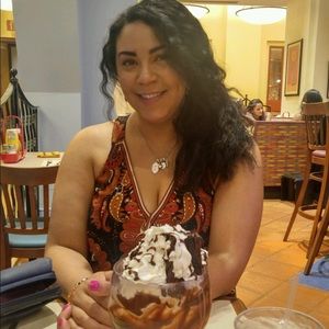 Meet your Posher, Christina